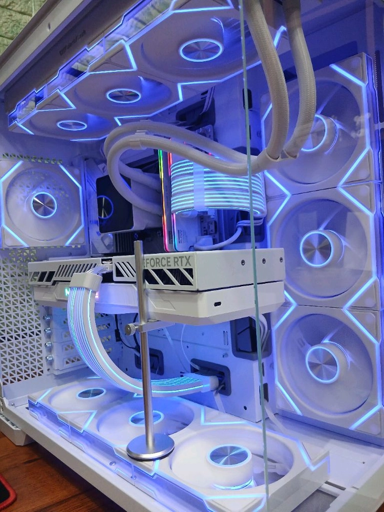 미사용 ) 9800X3D & RTX5080 컴퓨터 PC 이미지