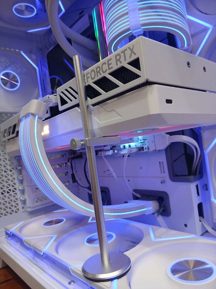 미사용 ) 9800X3D & RTX5080 컴퓨터 PC 이미지