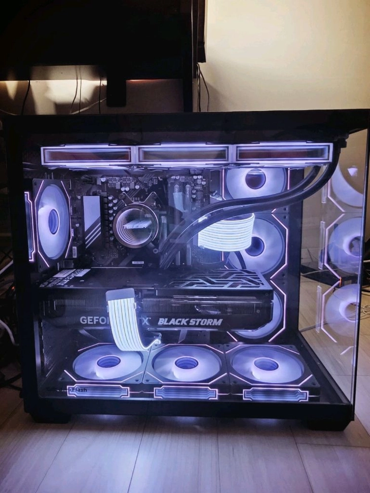 라이젠7 9800X3D RTX5070TI갤럭시 OC 본체 팝니다 이미지