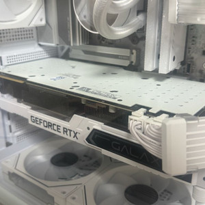 RTX 2080super ex gamer white 3열팬 화이트 그래픽카드 이미지