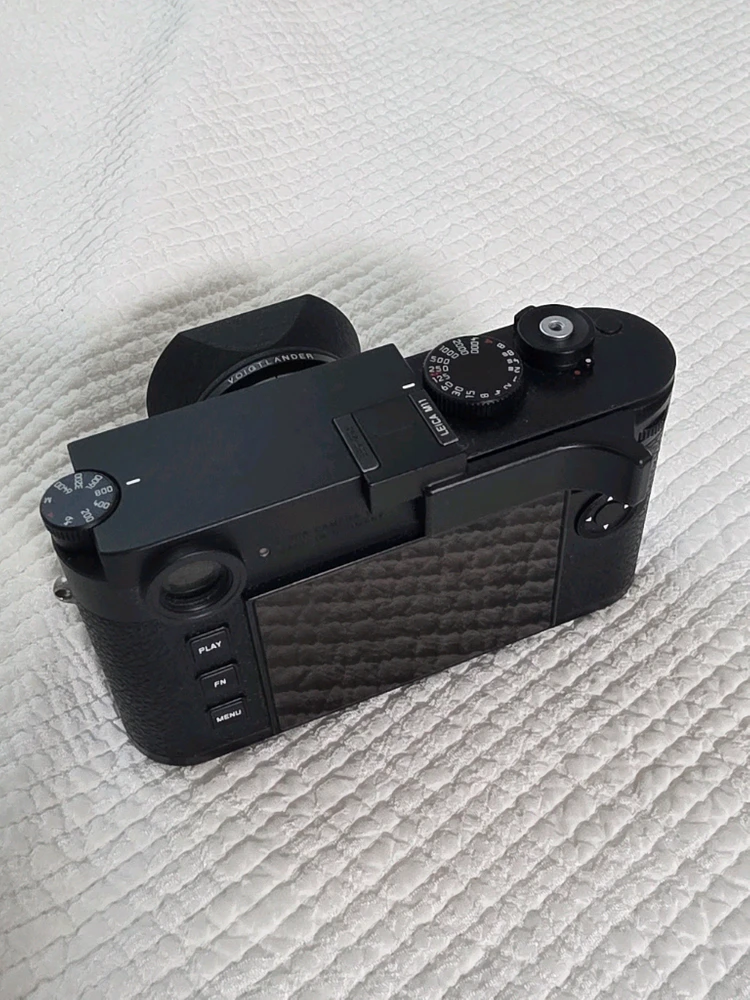 라이카 m11 블랙 + 보이그랜더 울트론 빈티지 35mm f2 이미지