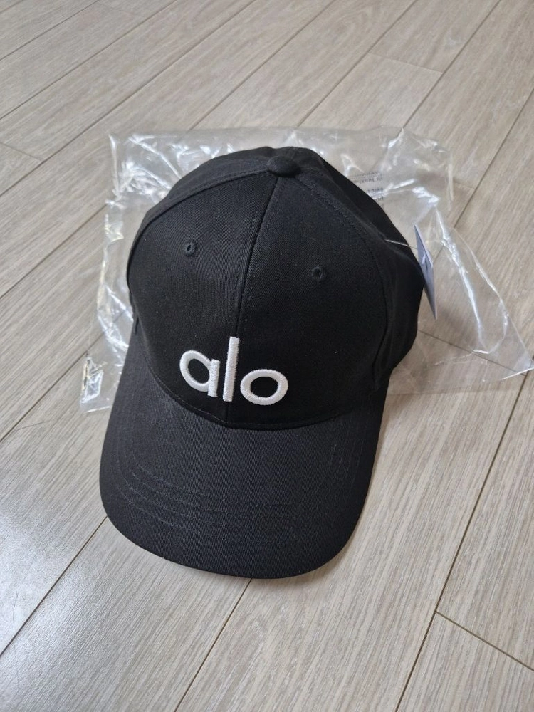 쿨거래시 6만5천 미착용 새제품 정품 alo 알로 모자 블랙 남여공용 고학년인기모자 이미지