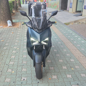 XMAX300 23녁식 이미지