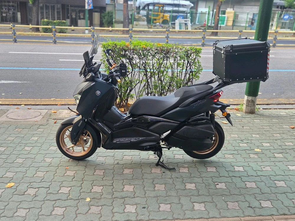 XMAX300 23녁식 이미지