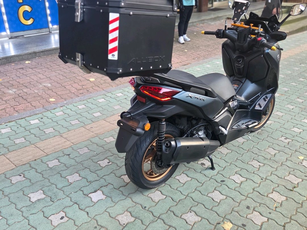 XMAX300 23녁식 이미지