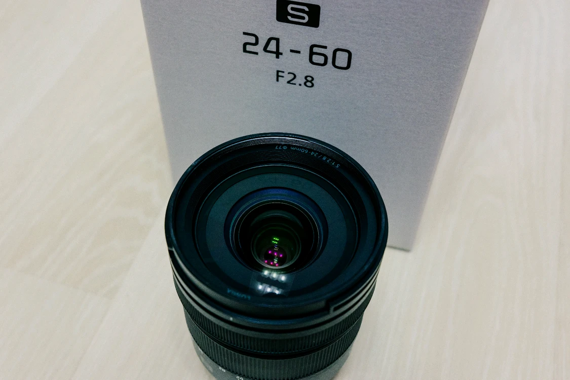 루믹스 S24-60 f2 렌즈 팝니다. 이미지
