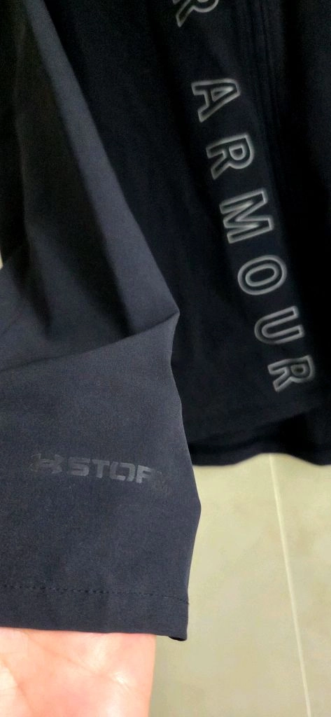 언더아머 여성 기능성 퀄리파이어 아웃런 더 스톰 재킷XL상태최상스판끼 좋아요 택포 이미지