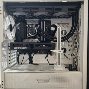 게이밍 PC (인텔 i5-14600KF/ RTX5060/ DDR5-32GB/ 1TB) 고사양 컴퓨터 본체 팝니다. 이미지