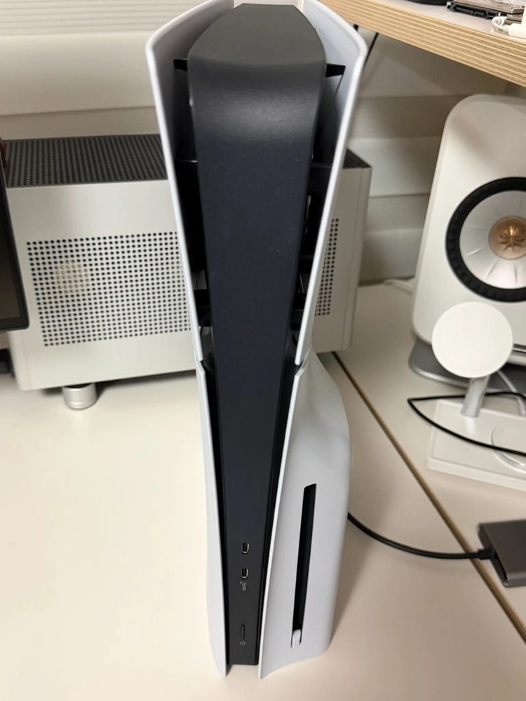 PS5 슬림 디스크 버전 신공정 CFI-2118A01 이미지