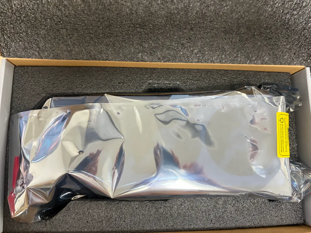 9070xt 스틸레전드 화이트 이미지