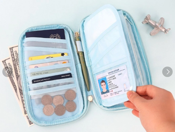 새제품️ 시나모롤 RFID 차단 여권 멀티가방... 이미지