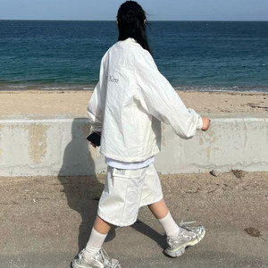 마뗑킴 로고 코팅 자켓 아이보리 + 마뗑킴 코튼 카고 카프리 팬츠 화이트 이미지