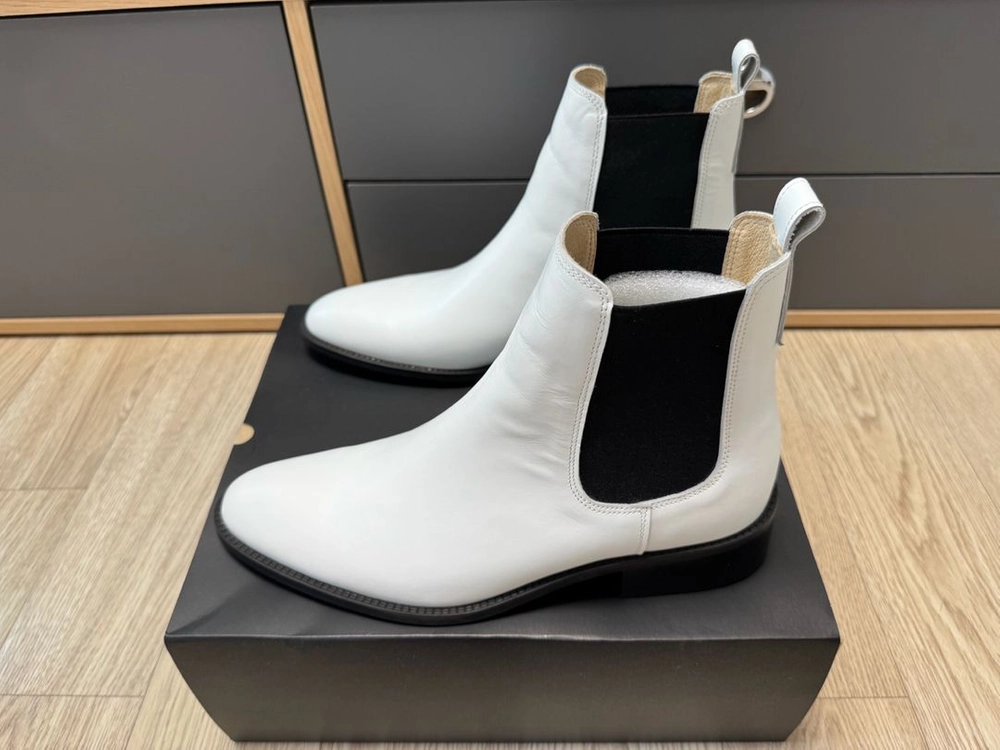 피렌체 아뜨리에 슬림라인 블랙아웃솔 미니멀 첼시부츠 3332 [CREAM WHITE] 이미지