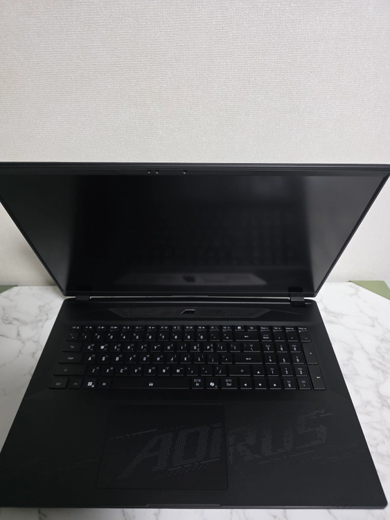 기가바이트 어로스 마스터 18 BZH (275HX / 5090 175w / 128GB / 2+1+1TB) 판매합니다 이미지