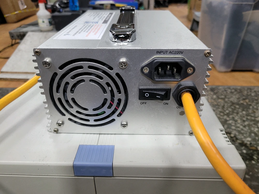 성지삼륜차충전기 VEGA1260-PFC 전기오토바이충전기 이미지
