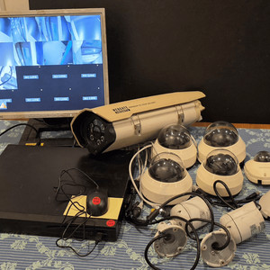 16채널 NVR과 국산 고화질 CCTV IP카메라 9대 풀세트 이미지