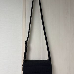 자라 나일론 패디드 크로스백 새제품 (+키링) 이미지
