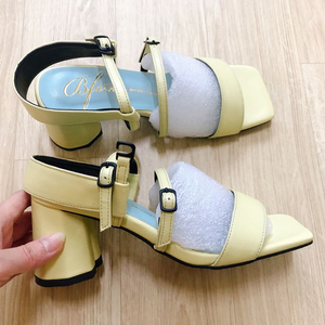 [새상품] BFsole 비에프솔 옐로우 스트랩 샌들 볼 넉넉 이미지