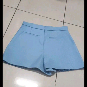 레드 발렌티노 이쁜 숏팬츠 이미지