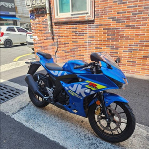 스즈키 gsx-r125 23년식 7813km 개인거래 급처 합니다 이미지