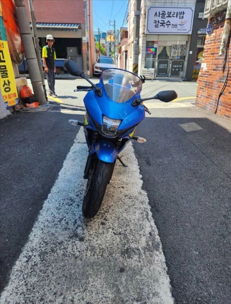 스즈키 gsx-r125 23년식 7813km 개인거래 급처 합니다 이미지