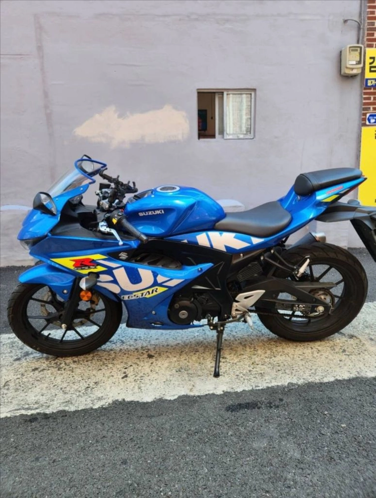 스즈키 gsx-r125 23년식 7813km 개인거래 급처 합니다 이미지