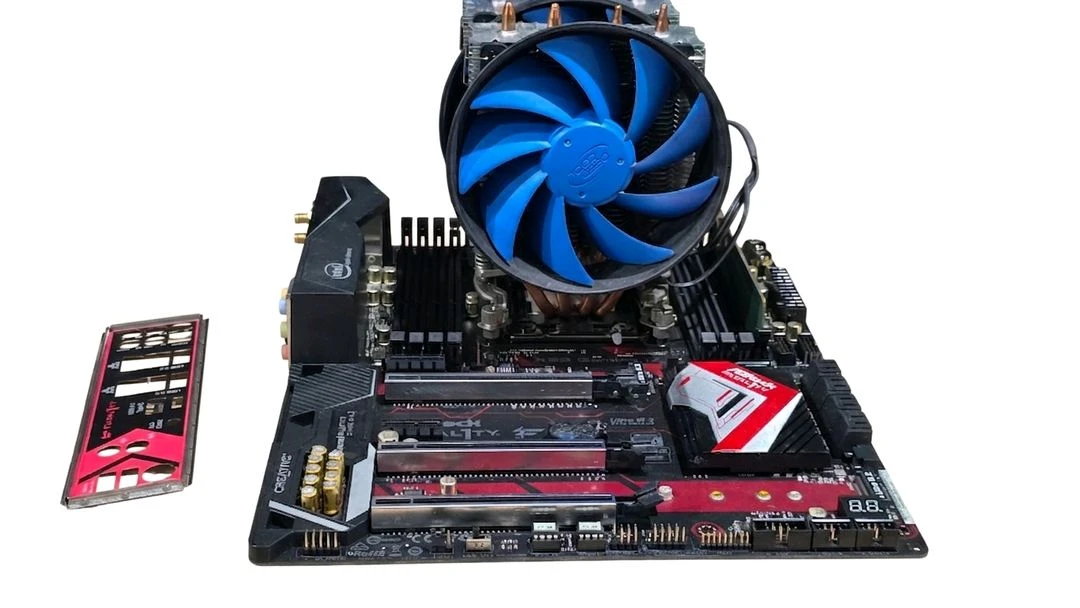 에즈락 X99메인보드 CPU 쿨러 백패널 이미지