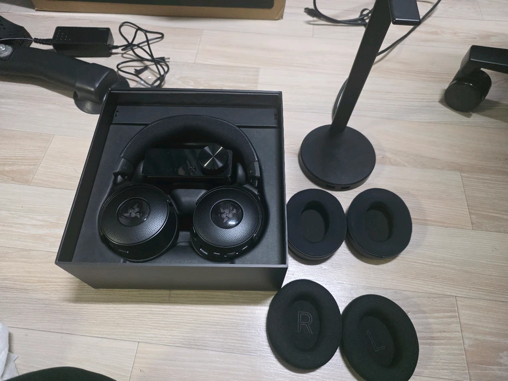 레이저 크라켄 v4 pro 게이밍 헤드셋 이미지