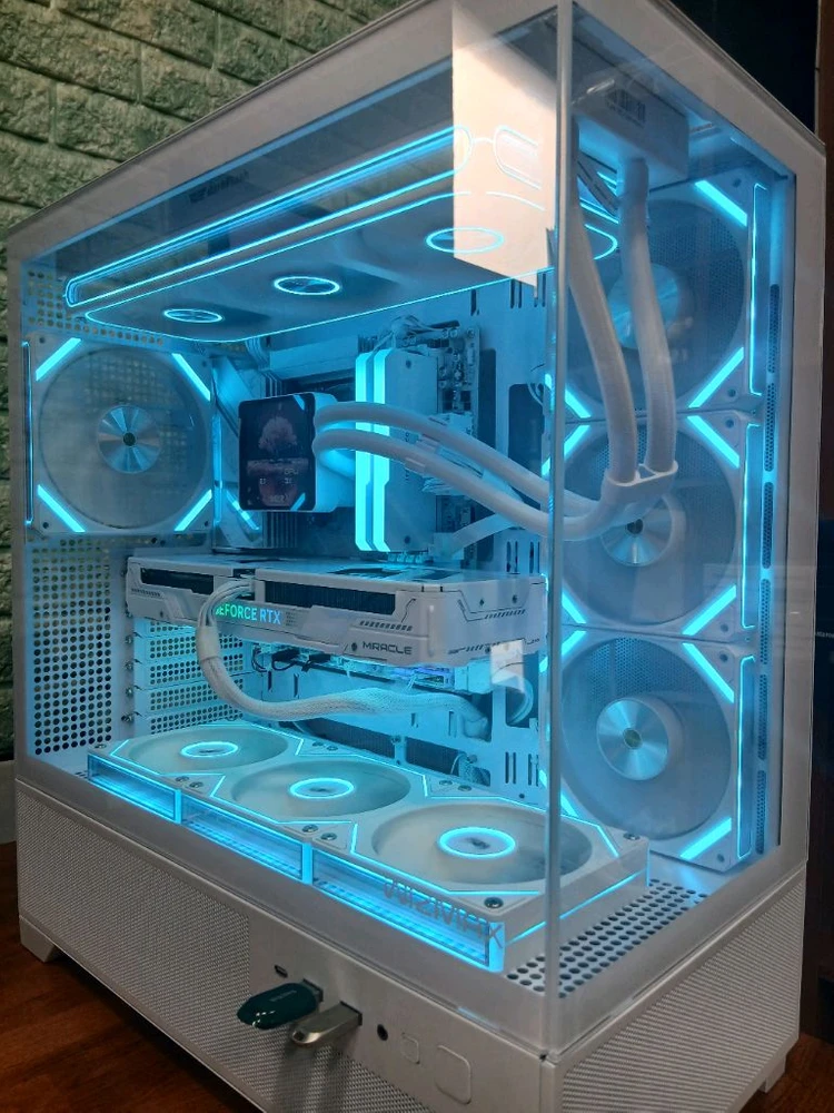 미사용 ) 9800X3D & RTX5070 컴퓨터 PC 판매 이미지