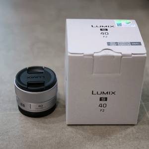 파나소닉 루믹스 40mm f2 실버 이미지