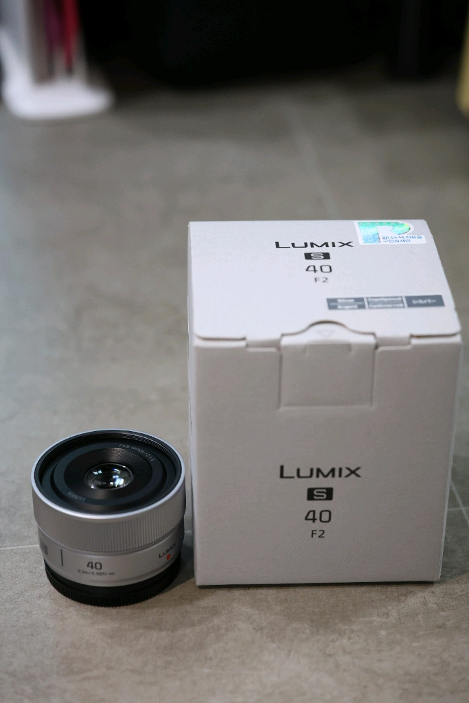 파나소닉 루믹스 40mm f2 실버 이미지