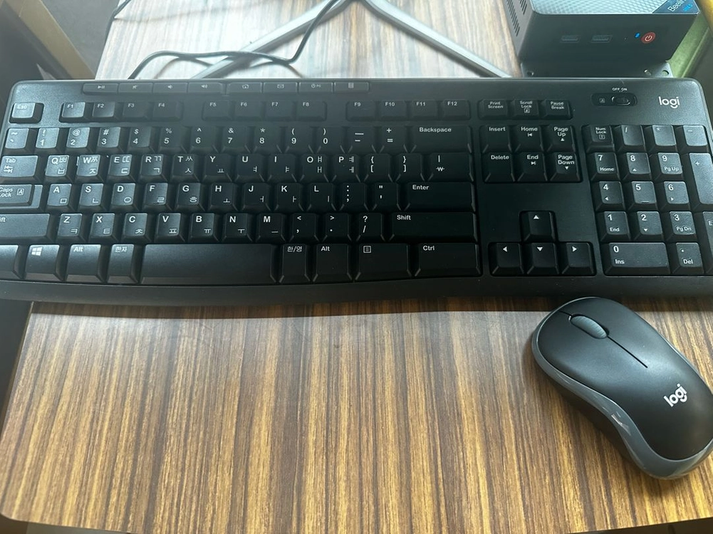 컴퓨터 모니터 키보드 세트, 크로스오버 24G1 HDR GAMING FLAT, 로지텍 키보드 마우스 이미지