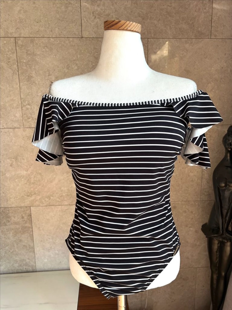빈스카무토 (미국) 오프숄더 러플 쓰트라잎 수영복 이미지