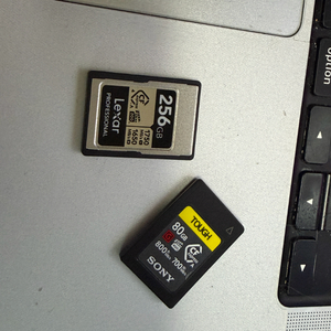 CFexpress A 노바칩스 리더기+렉사256GB, 소니 터프 80GB 판매 이미지