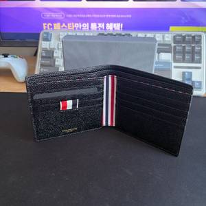 톰브라운 반지갑 이미지