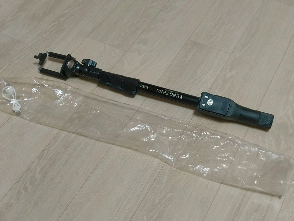 YUNG TENG 1288 셀카봉 블랙 미사용 새제품 이미지