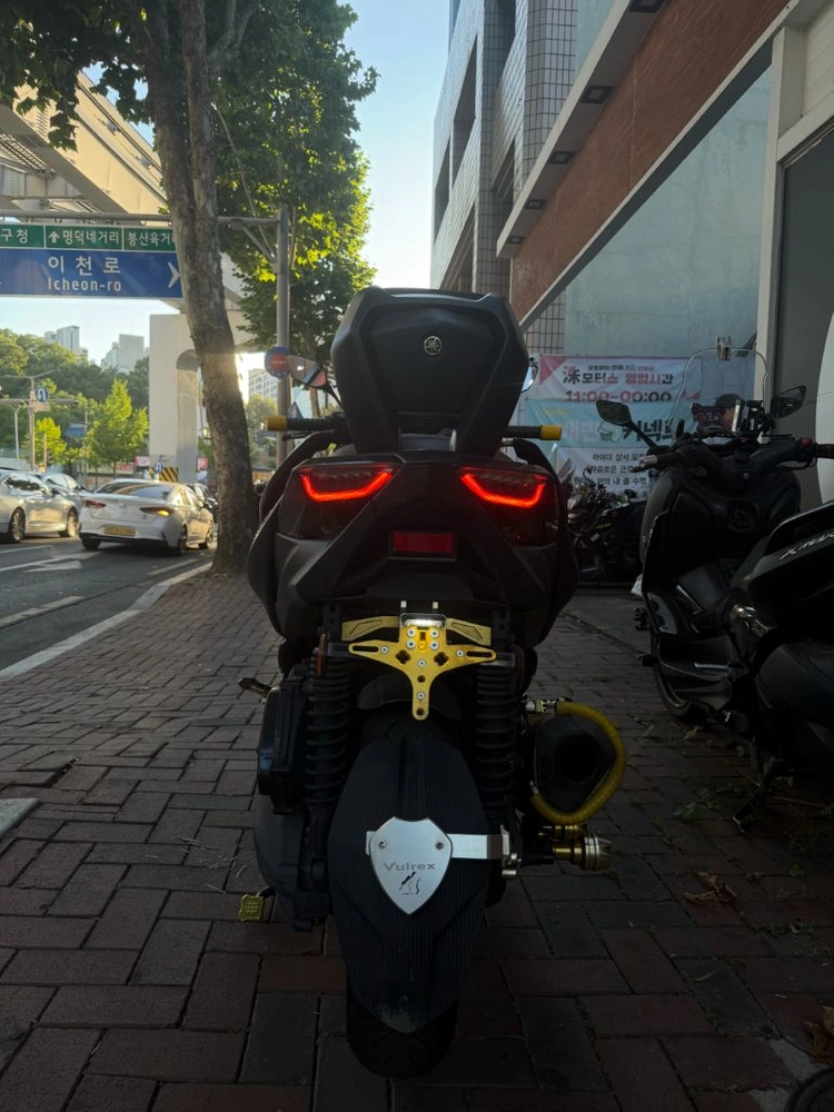 300cc스쿠터(Xmax 금장 , 크루심 300) 이미지