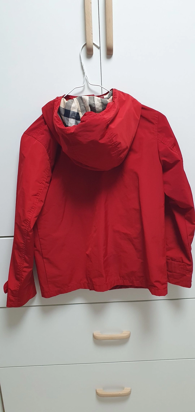 버버리(BUBBERRY) 키즈 레드 후드 바람막이 자켓 판매(10Y-140cm) 이미지