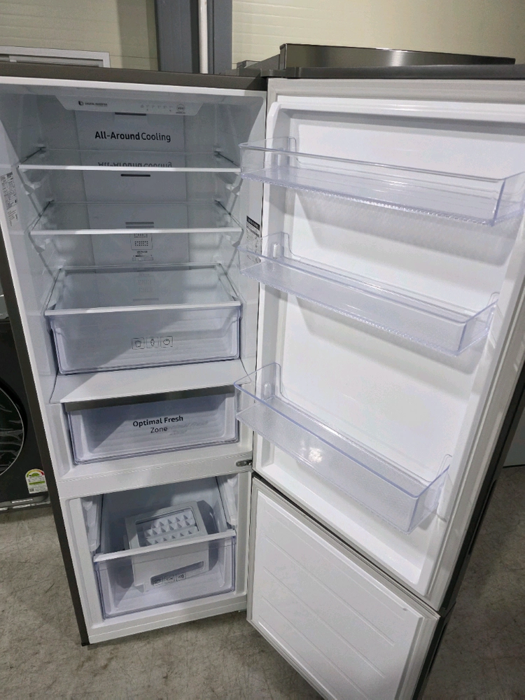 무료배송설치, 삼성 306리터 슬림형냉장고 상냉장 하냉동 이미지