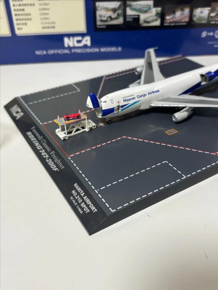 [초레어/한정판] NCA 보잉 747-200F 디캐스트 (G.S.E. 지상조업장비 풀세트 포함) 이미지