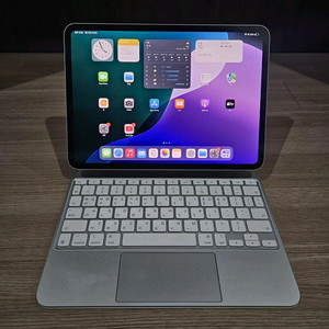 아이패드 프로 M4 11인치 256GB / 배터리 100%·사이클 54 / 풀박스 / 매직키보드·애플펜슬 이미지
