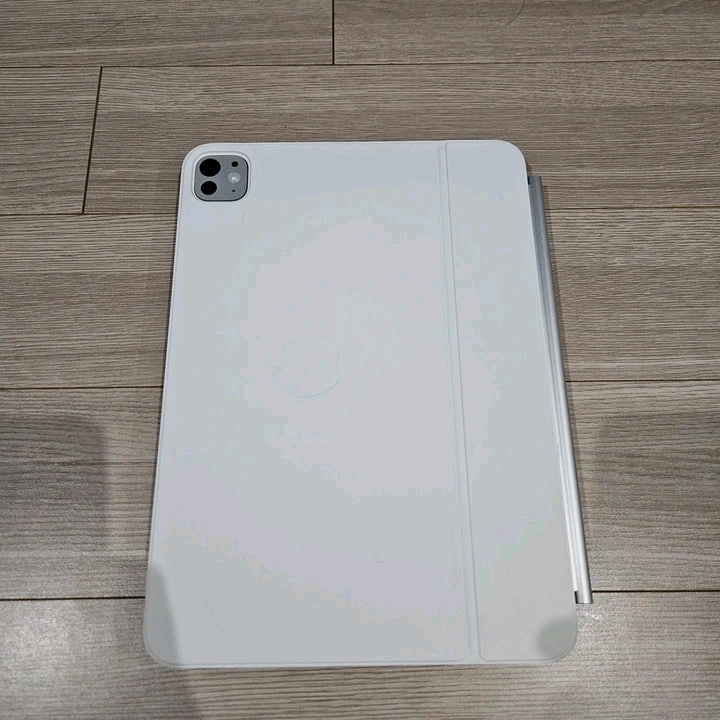 아이패드 프로 M4 11인치 256GB / 배터리 100%·사이클 54 / 풀박스 / 매직키보드·애플펜슬 이미지