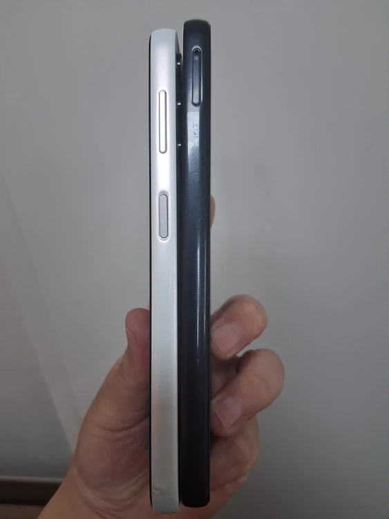 갤럭시 점프3 128GB 블랙/화이트 판매합니다[12.5만] 이미지