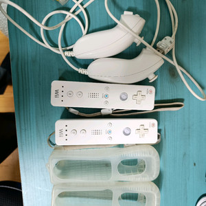 닌텐도위 wii 리모컨 + 눈차크 + 실리콘케이스 두세트 이미지