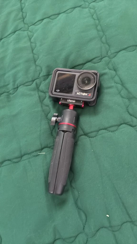 DJI 오즈모 액션4 어드벤처 콤보 이미지