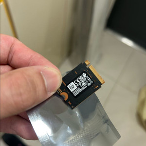 스팀덱 SSD 512GB 적출 팝니다 WD BLACK SN7100 512GB NVMe SSD 이미지