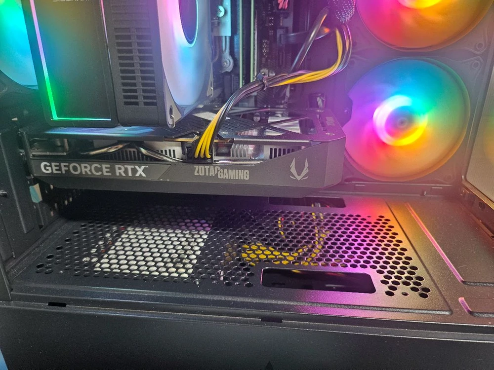 조택 RTX 5060 그래픽카드 이미지