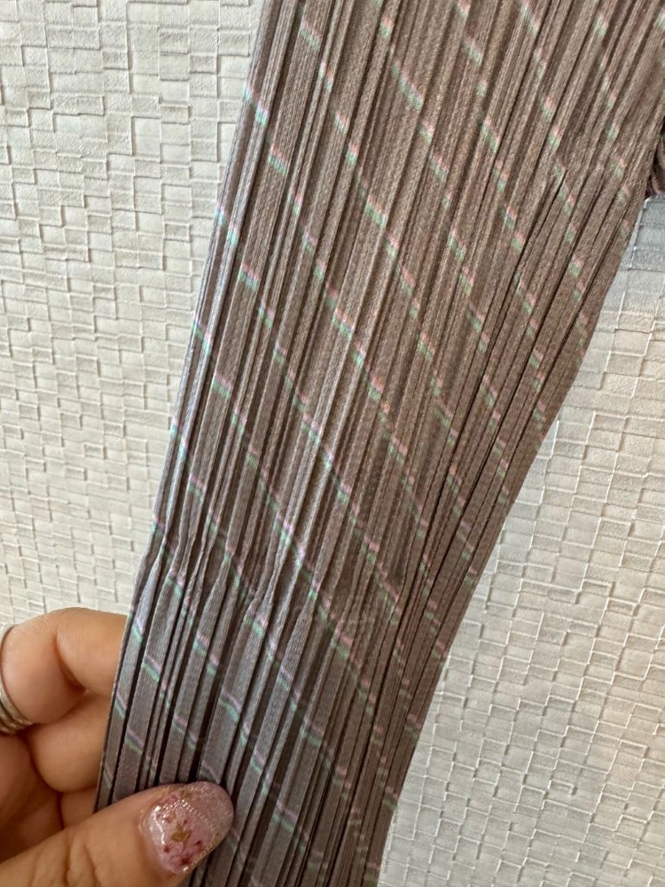 플리츠플리즈 브랜드 뉴데이 팝업 긴팔 크롭탑 이미지