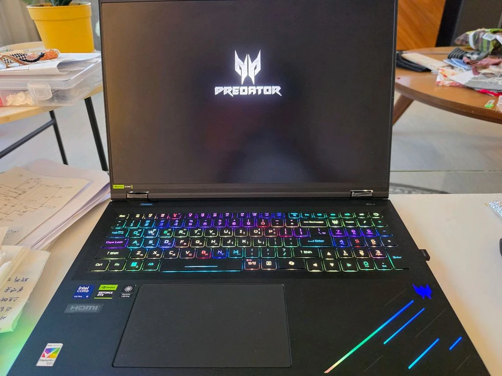 프레데터 게이밍 노트북 RTX5090 - 안심되는 중고거래