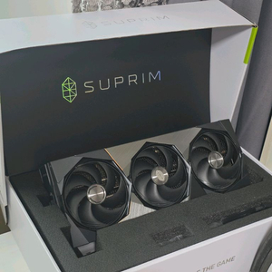 RTX 5090 슈프림 슈라우드 이미지
